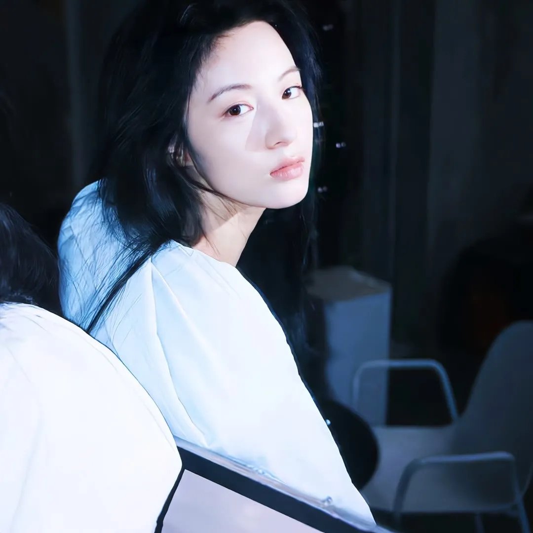 拽妹黛薇儿第四季海报